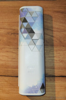 Oral-B PRO 750 Black + cestovní pouzdro - 2