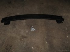 Zadni vyztuha pod naraznik na Toyota RAV4 - 2