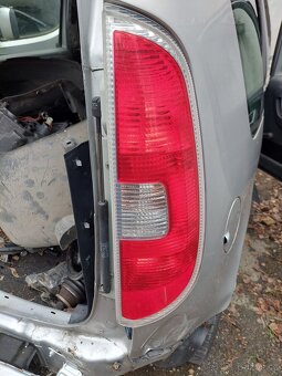 Skoda Roomster-zadni svetla - 2