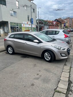 Hyundai i30 kombi 1.6i 88 kW - 2