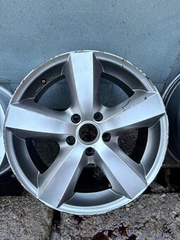 DEZENT R18 5ks - 2