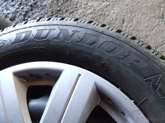 Prodám sadu zimních pneumatik 205/60 R16 Dunlop - 2