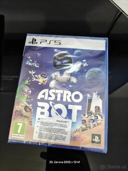 Playstation 5 s mechanikou / Astrobot - 2