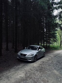 Velmi terénní vůz Lexus is250 - 2