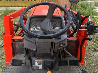 Traktor Kubota, malotraktor s čelním nakladačem 4x4 - 2