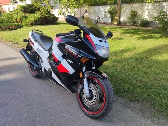 Honda CBR 1000 F SC24 - 2