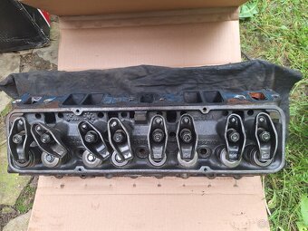 Hlavy motoru Chevrolet 350 - 2