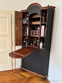 Atypický bar z masivního dřeva - 2