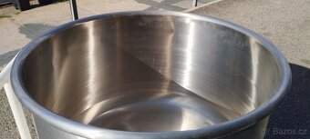 Nádoba na míchání nebo výrobu piva atd. - 2