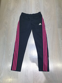 Divci teplaky - ADIDAS, vel.152, NOVE - 2