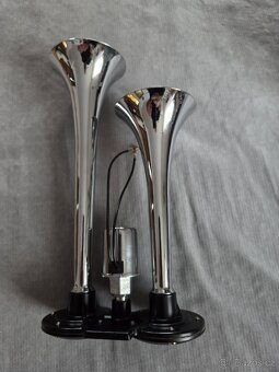 Vzduch.fanfáry +kompresor. - 2