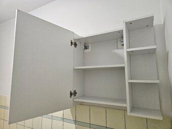 Koupelnová zrcadlová skříňka bílá - 2