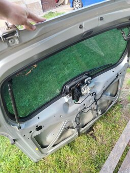 Zadní výklopné okno Citroen Berlingo - 2