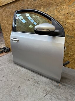 Prave predni dvere VW Golf 6 5-dverak stribrne - 2