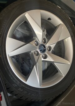 Zimní kola ŠKODA Scala VOLANS 17” 5x100 Top stav - 2