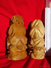 soška dědy a babičky tvrdé dřevo,originál,asi 50 let staré - 2