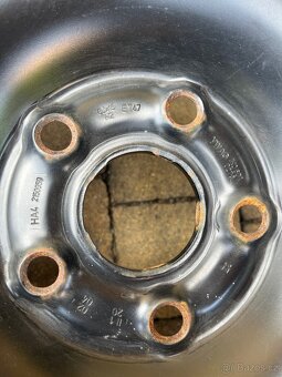 Plechový disk s pneu 195/65 R15 - 2