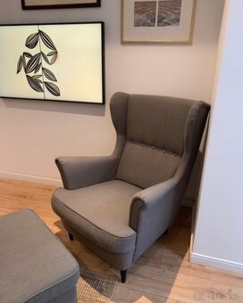 KŘESLO- UŠÁK IKEA STRANDMON S TABURETEM - 2