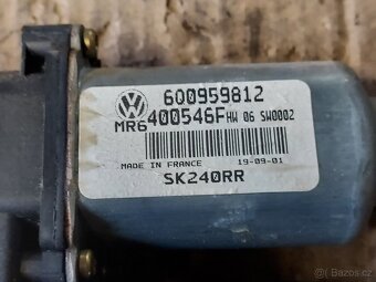motorek stahovačky 6Q0 959 812 - 2