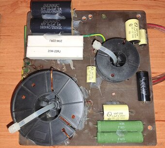 2x reproduktorová výhybka pro MEGATON EM151 asi na 350w - 2