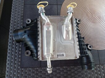 Mezichladič Jaguar F Pace 2.0 - 2