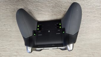 Bezdrátový herní ovladač Xbox One S Gamepad Elite - 2