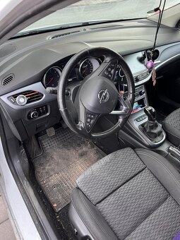 Opel Astra sports tourer - 2