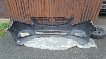 Mercedes-Benz Třídy V přední nárazník - 2