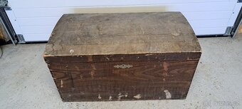 Dřevěná truhla - 2
