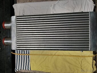 Tuning uni intercooler 70x30 cm boční plnění - 2