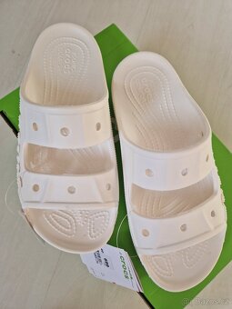 Bílé žabky, pantofle Crocs vel 39 - 2