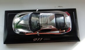PORSCHE 911 Carerra4 - 2