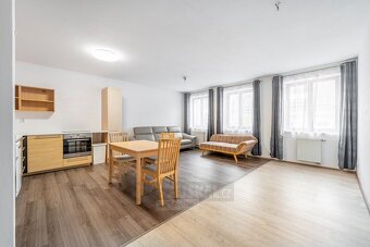 Prodej bytu, 81 m2, ulice B. Smetany, České Budějovice - 2