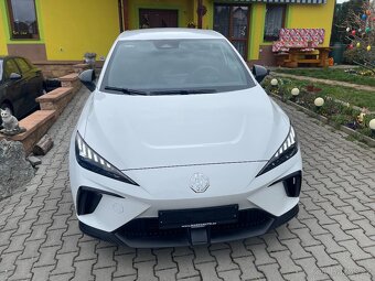 Prodám MG 4 Electric r,v,10/2022 125 KW baterie 54 KWh DPH - 2
