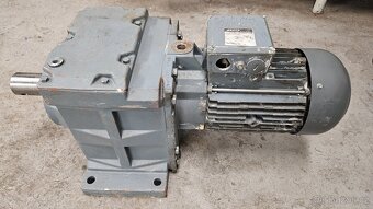 Elektromotor s převodovkou Bauer - 2