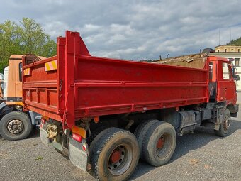 Tatra 815 6x6 sklápěč - 2