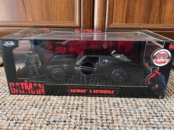 Model auta Batmobile 1:18 s figurkou Batman - 2