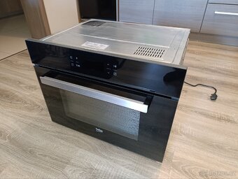 Vestavná trouba Beko BCW 14500 BG
- 2