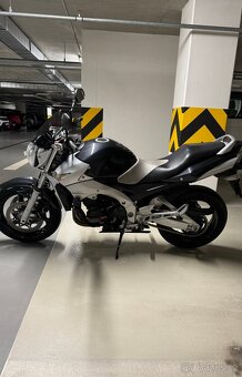 Suzuki GSR 600 - 2