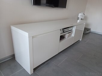 Tv stolek Lario - 2