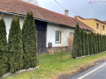 Prodej rodinného domu s pozemky o výměře 861 m2 ve Straníku - 2
