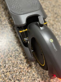 Segway Ninebot Max G2D – rok 2024, s příslušenstvím arychlon - 2
