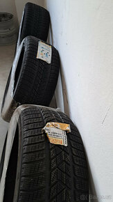 Zimní pneu PIRELLI WINTER 255/40 R21 - 2
