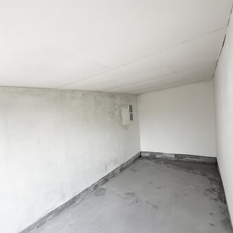 Prodám zrekonstruovanou garáž v Hodoníně, ul. Průmyslová - 2