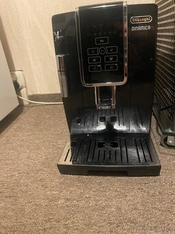 Prodám pine automaticky kávovar De'Longhi Dinamica v perfek - 2