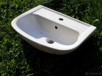 Nové keramické umyvadlo - 2