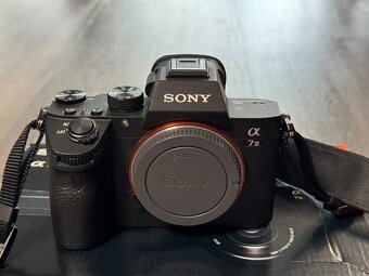 Sony A7III s příslušenstvím - jako nový - 2