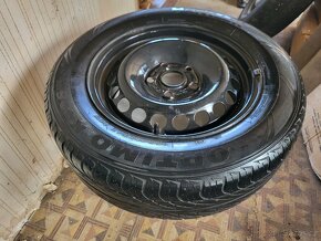 Pneu 195/65 R15 - 2