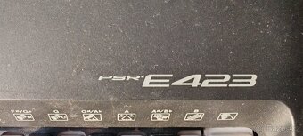 Prodám málo hrané klávesy Yamaha Psr E423. - 2
