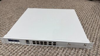 SOPHOS XG310 FW HW, 12GB RAM, SSD 256GB, CPU I3 - 2